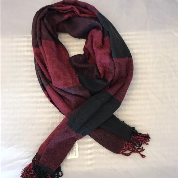 Hollister Heck Print Rectangular Scarf Red/ Burgundy - Picture 8 of 8